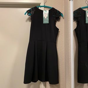 Little black Speechless dress with shoulder details